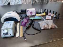 Nagel Maniküre Set SUN UV LED Nail lamp mit viel Zubehör 