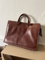 Mallette en cuir marron 