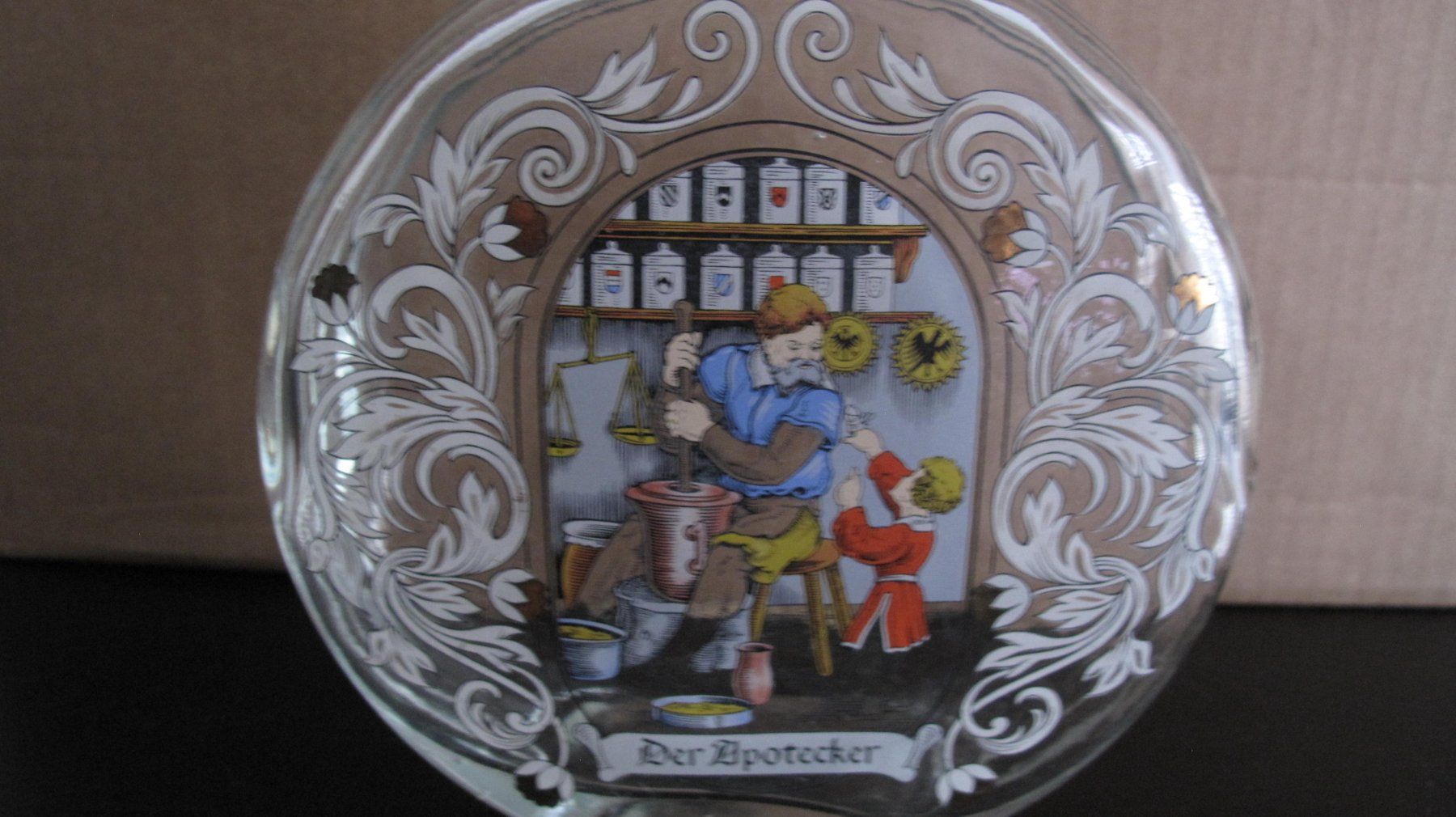Tutte le decorazioni: Alte Glasflasche bedruckt "Der Apotheker" – Usato da Berg TG venduto da Volker-Kampfgarten 1