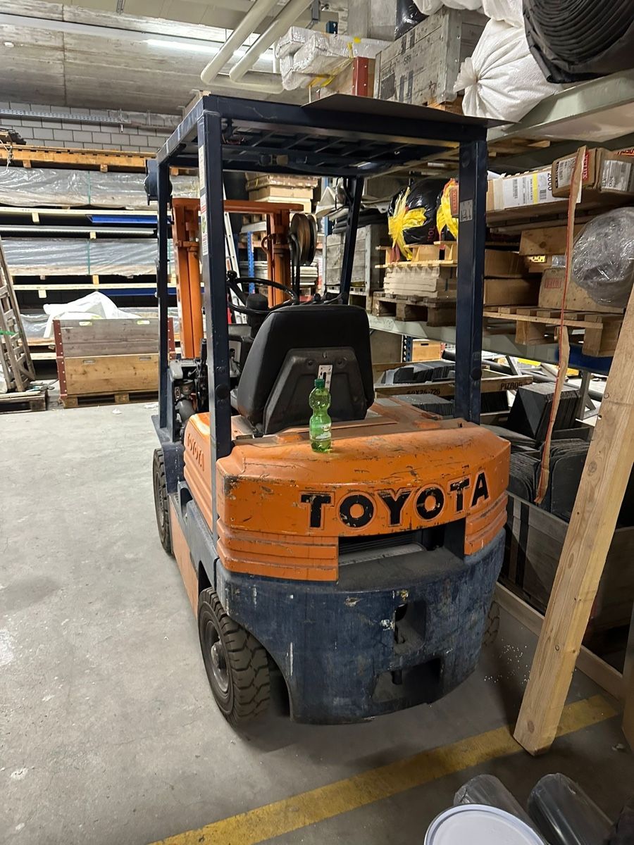 Toyota Carrelli elevatori e a forche: Stapler und Hubwagen – Difettoso da Niederlenz venduto da Kiikii-13 2