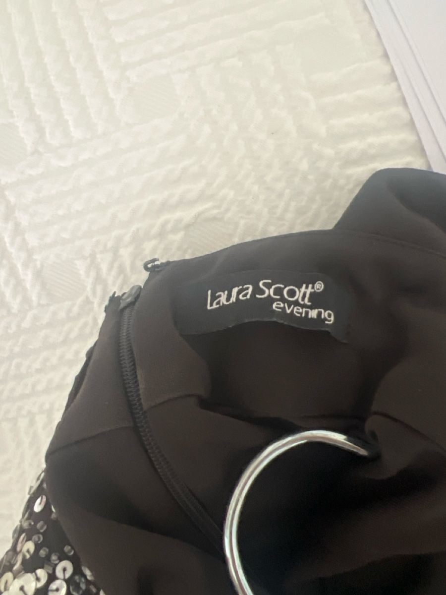 Vestiti: Elegantes Abendkleid von Laura Scott – Usato da Zürich venduto da sabri810 3