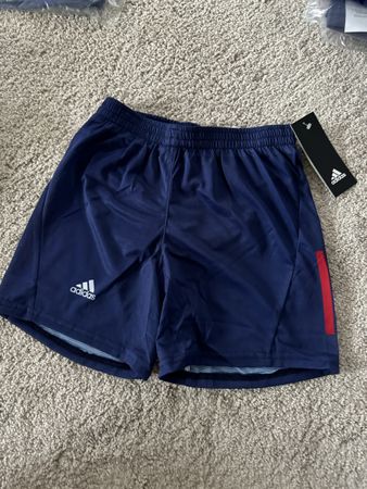 Adidas Shorts Gr 176 neu