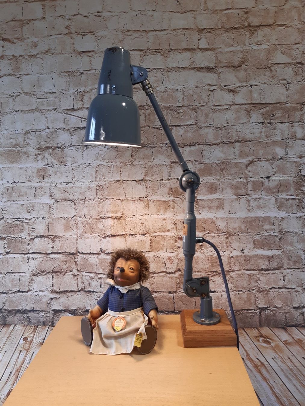 Lampade: Restaurierte alte Werkstattlampe SIS – Usato da Winterthur venduto da lampenretter 1