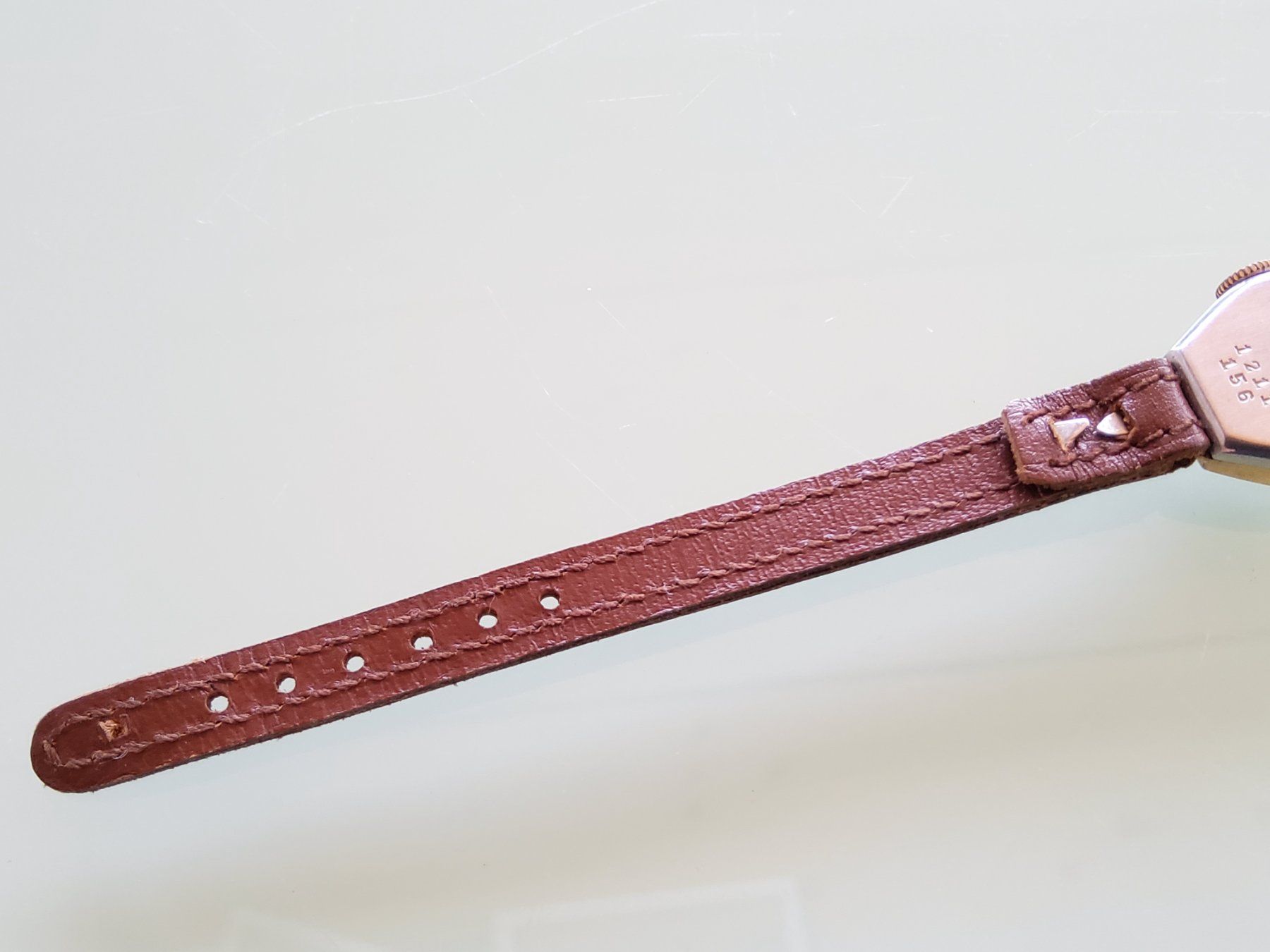 Montres: Petite montre bracelet mécanique  – Défectueux à Malleray par Broc-Mo 9