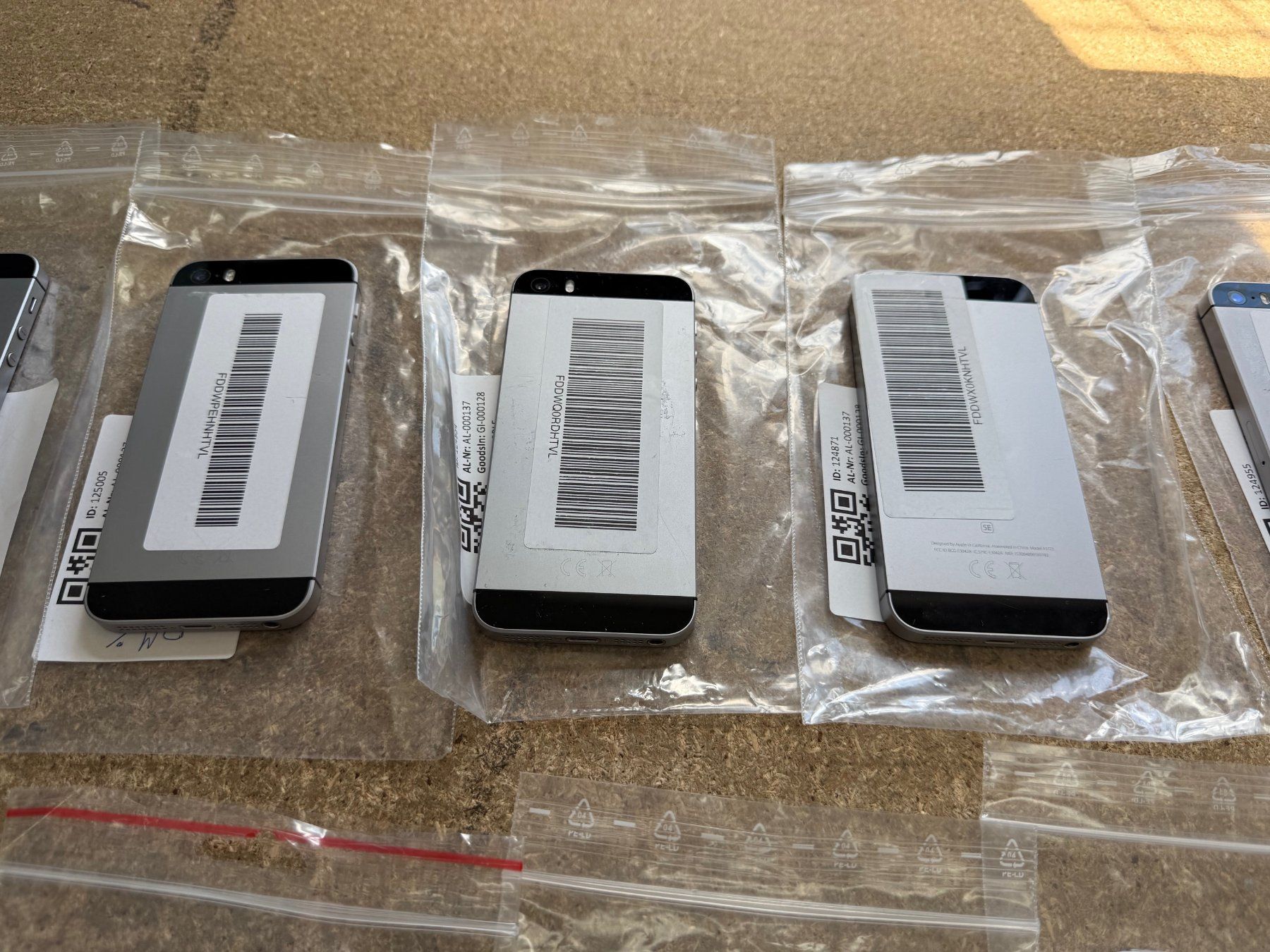 Apple Handys / Smartphones: 1276x iPhone SE / 5 / 5c / 6 / 6s – Gebraucht aus Ried (Muotathal) von tz2_zfk6 7