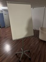 Flipchart auf Rollen verstellbar Zustand gut