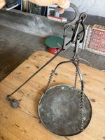 Antike Balkenwaage aus Eisen mit Gewicht gebrauchter Zustand