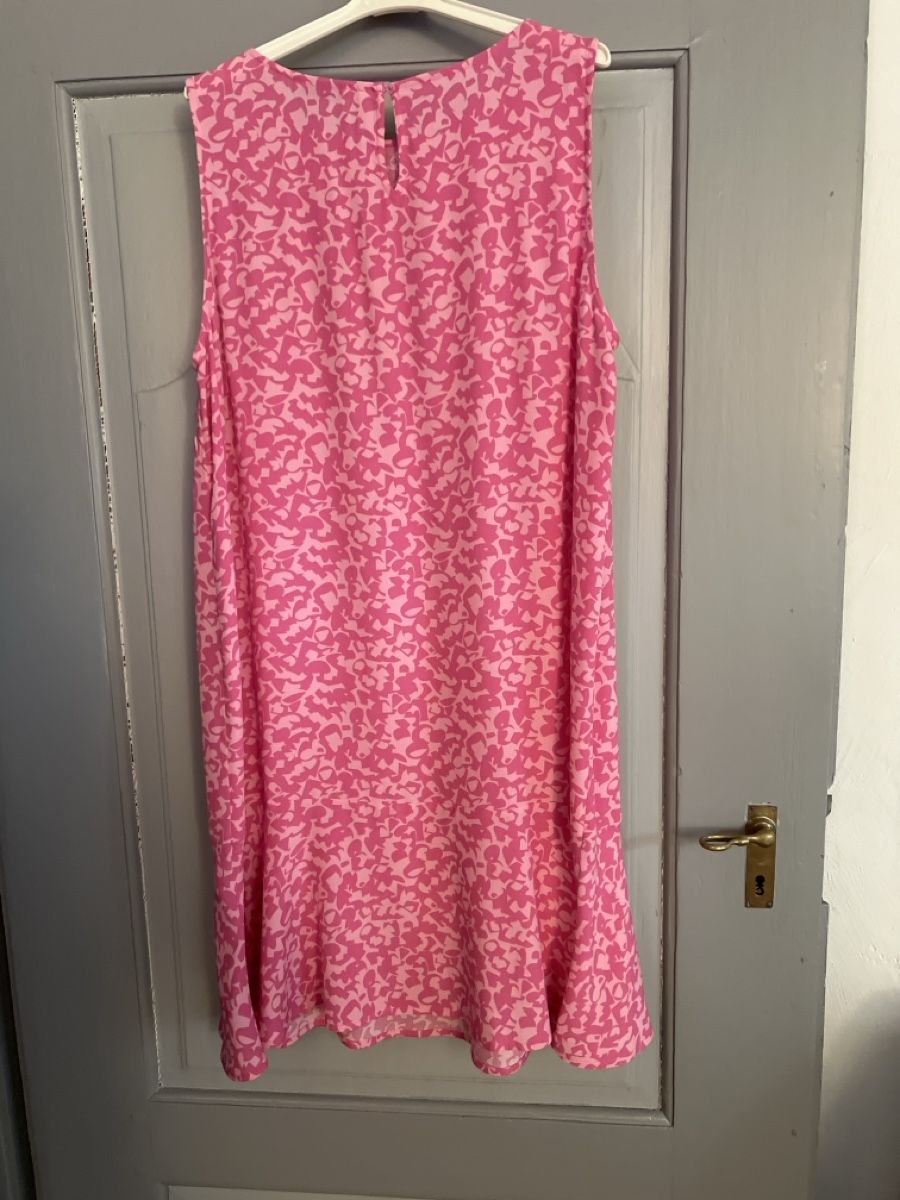 Tom Tailor Robes: 1 robe rose Tom Tailor taille 42 selon photos – D'occasion à Charmey (Gruyère) par Rolando6 1