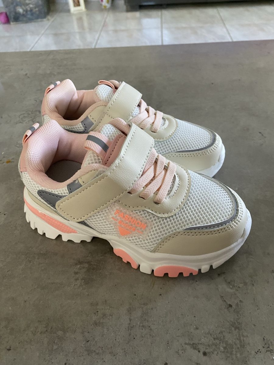 Scarpe per ragazze: Sketcher Mädchen 28  NEU – Nuovo e nell'imballaggio originale da Roggwil TG venduto da Strick-Fee