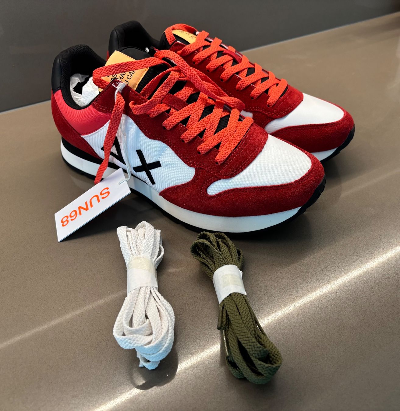 Herrenschuhe: SUN68 Herren-Sneaker – Grösse 43 – Neu – Neu und originalverpackt aus Schänis von solocielo