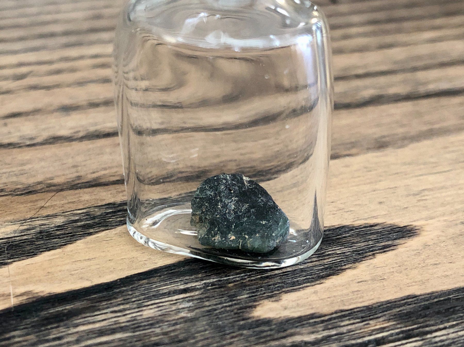 Altro in Stoviglie & Bicchieri: Vintage Glücksbringer Mini Flasche mit Glücksstein – Usato da Berg am Irchel venduto da Zweiti_Chance 2