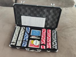 Komplettes Pokerset im Alukoffer - 300 Chips