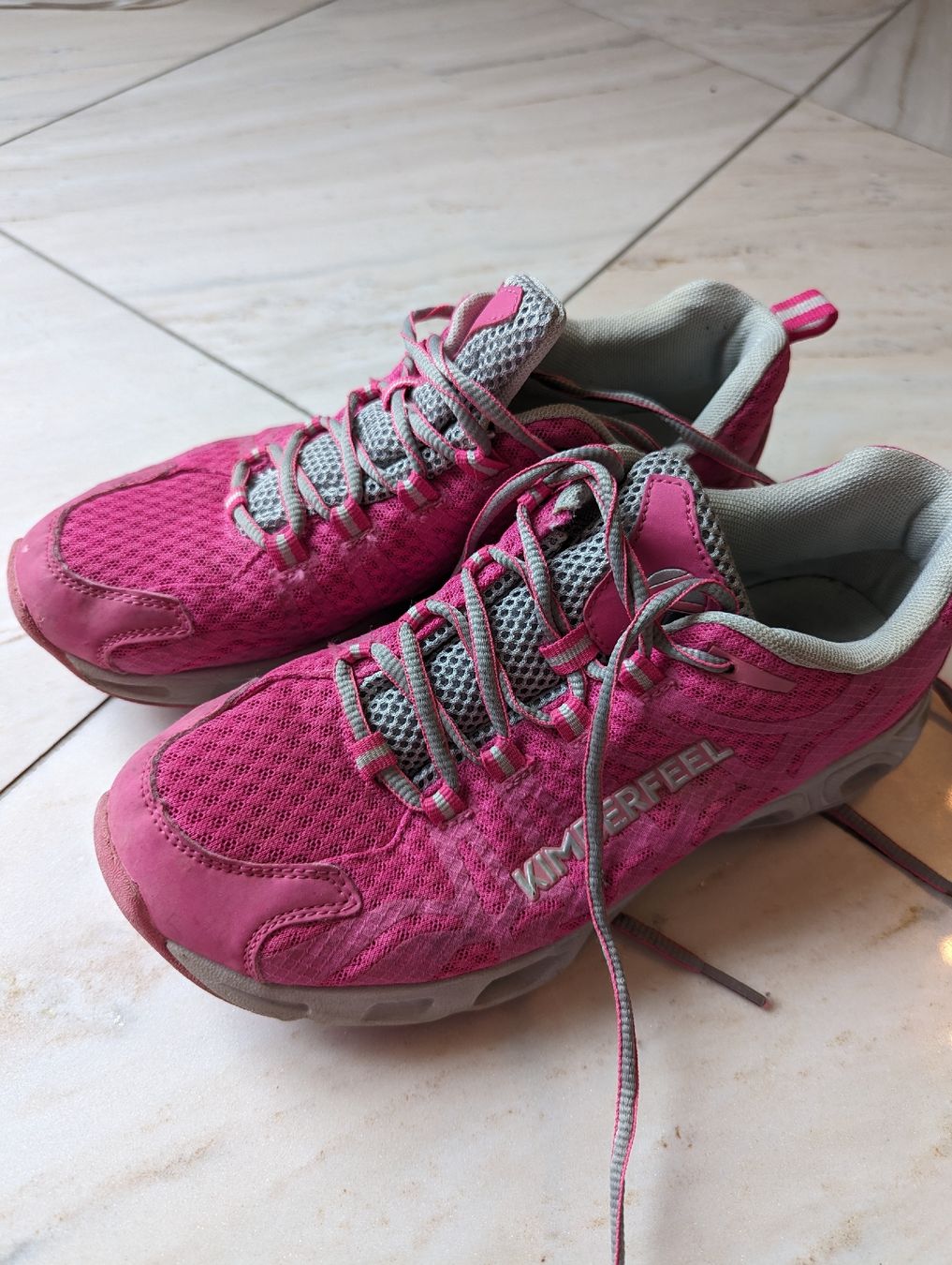 Chaussures femmes: Pinke Sneaker Kimberfeel Grösse 40 – D'occasion à Neuheim par sh0_gbz7 2