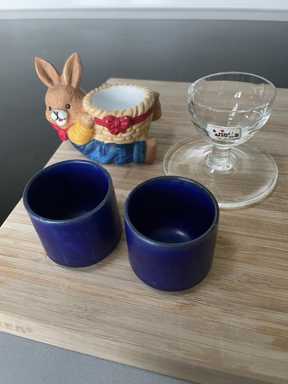 Altre Stoviglie: Eierbecher verschiedene Formen und Material ab 1.- – Usato da Winkel venduto da Kade50
