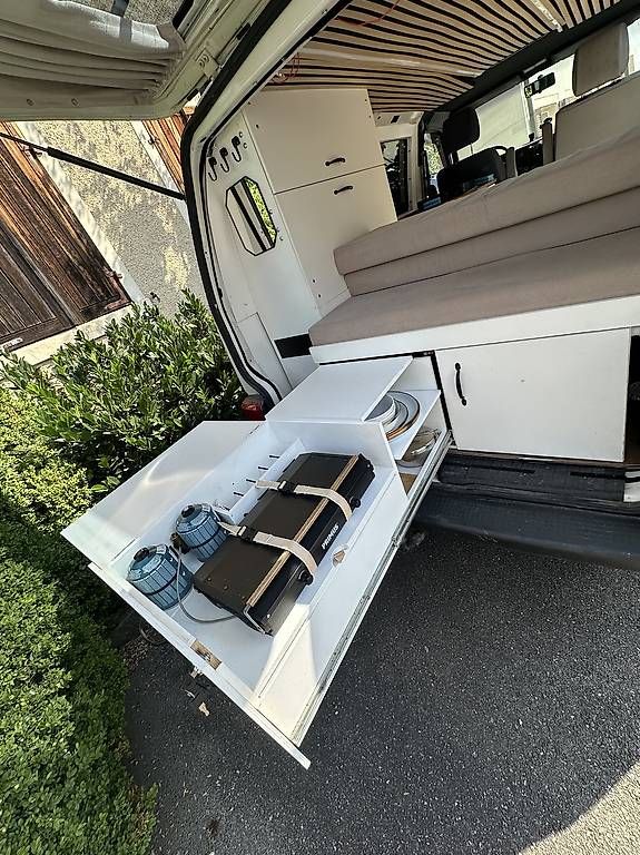 Veicoli da campeggio: VW T4 Camper Ausbau – Usato da Sissach venduto da Sebbii 4