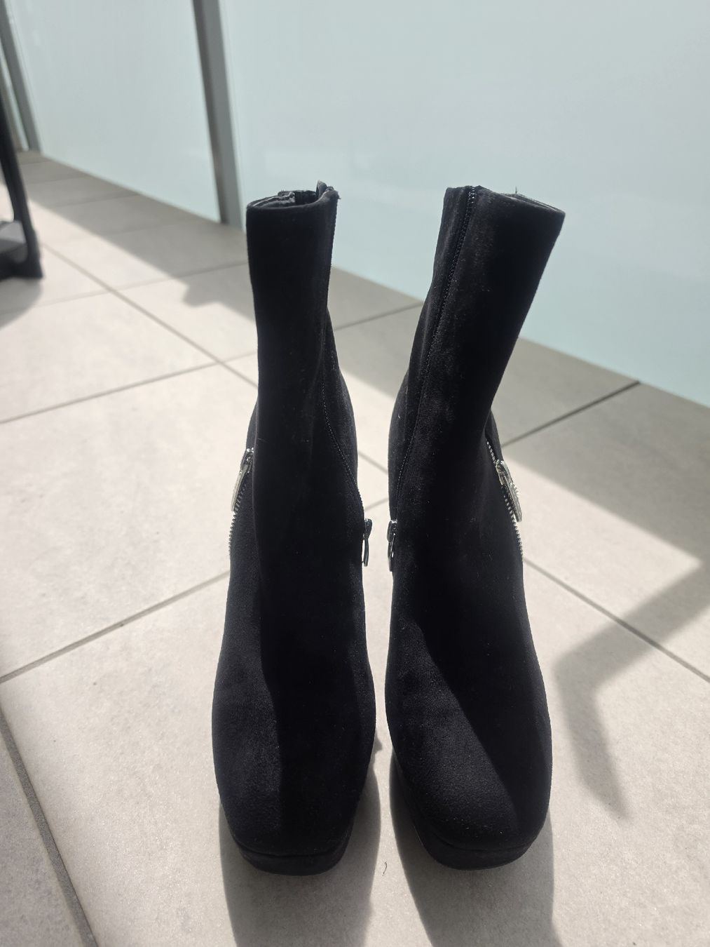 Scarpe da donna: Stiefeleten schwarz hoher Absatz – Nuovo (secondo la descrizione) da Embrach venduto da sar_dq2y 2