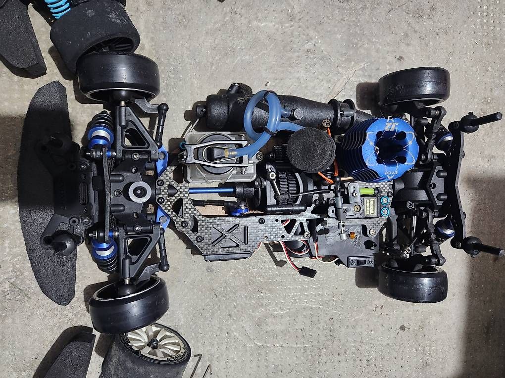 Modellismo RC: Lot Kyosho FW-05 R – Usato da Renens VD venduto da aligrapefruit 2