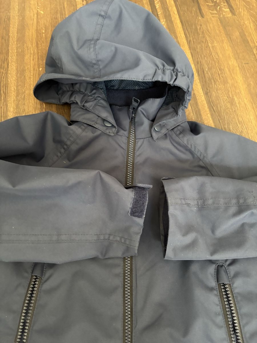Reima Vestes & Manteaux: Reima waterproof spring jacket, Size 104 cm, navy blue. – D'occasion à Thalwil par val_q76v 2