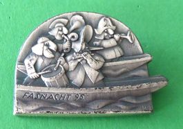 Basler Fasnachtsplakette Silber mit Nadel 1995