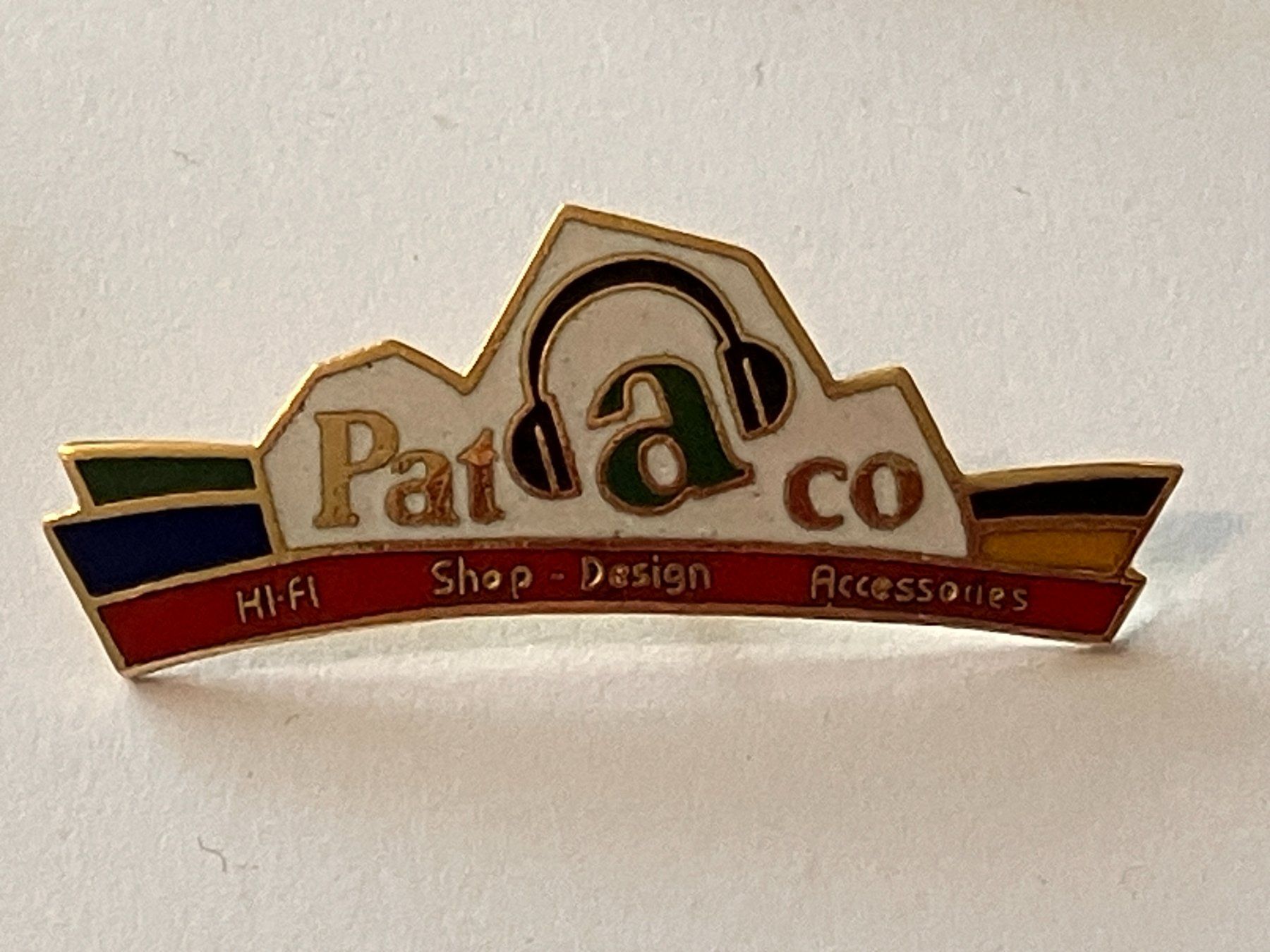Placchette & Badge: 1 Pin Pataco Hifi – Usato da Basel venduto da djwwpp