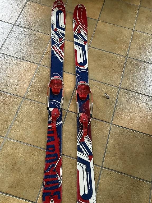 Skis: Skis et chaussures de Télémark – D'occasion à Chéserex par genuflector