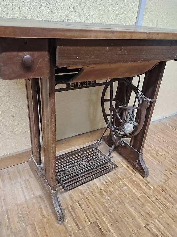 Macchine da cucire: Machine à coudre sur table  – Usato da Pompaples venduto da Chaumilles 2