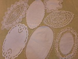 Lot ,ovale / runde Vintage Spitzen-Deckelchen