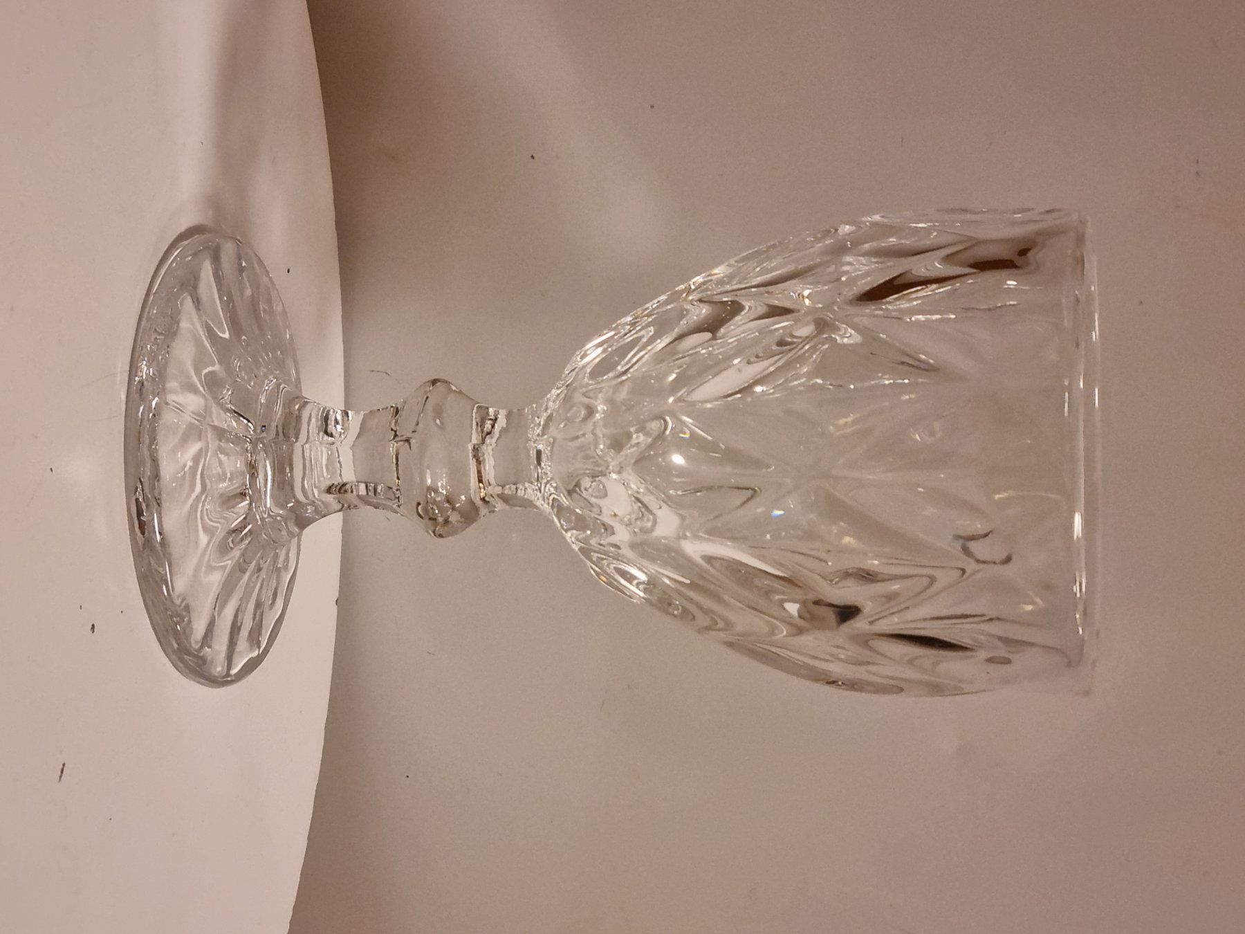Bicchieri: 4 Vintage Gläser Pressglas Reliefdekor – Usato da Scharnachtal venduto da devin03 9