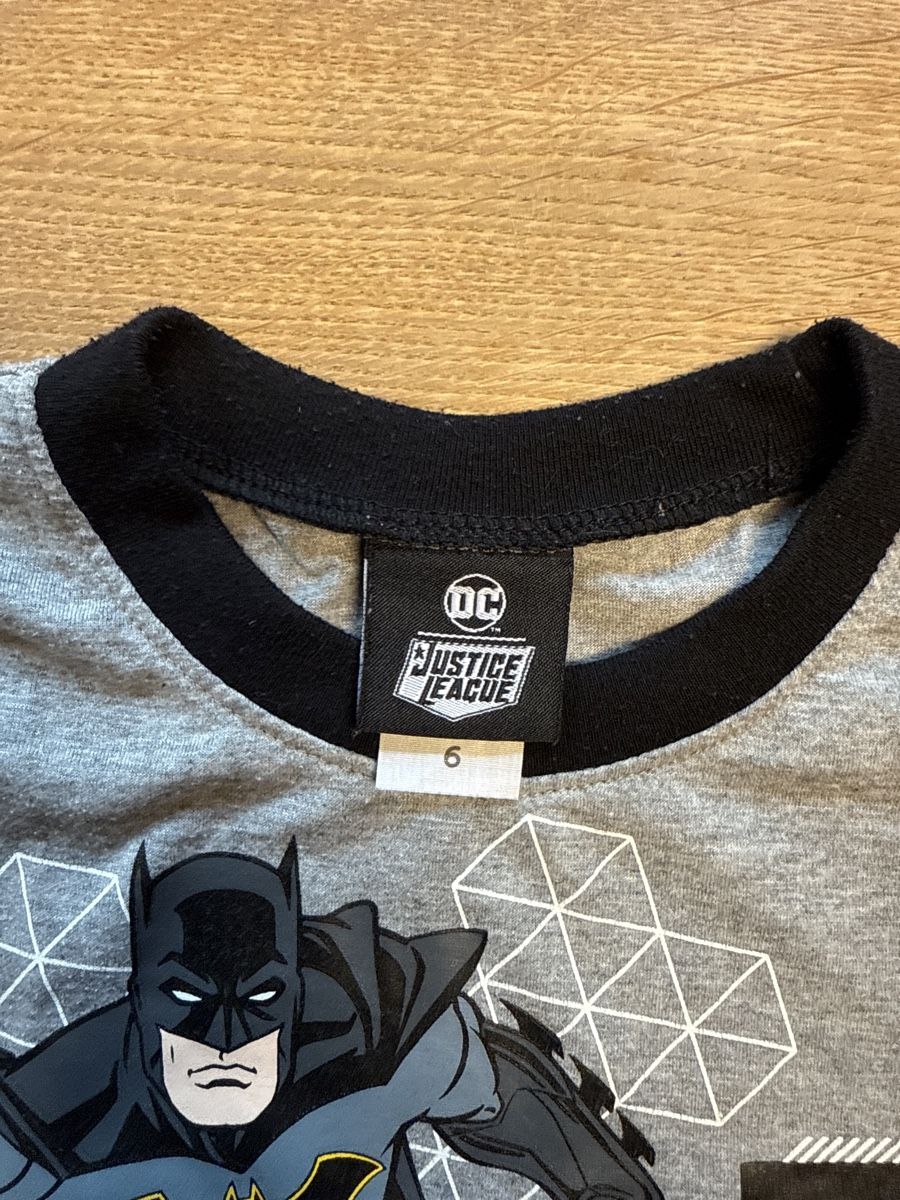Camicie, T-shirt & Polo: Junge T-Shirt Batman Gr. 110 – Usato da Rohr b. Olten venduto da -FaLu- 1