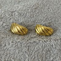 Wunderschöne 18KGP Tropfen Goldene Ohrstecker 