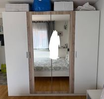 Wardrobe Kleiderschrank