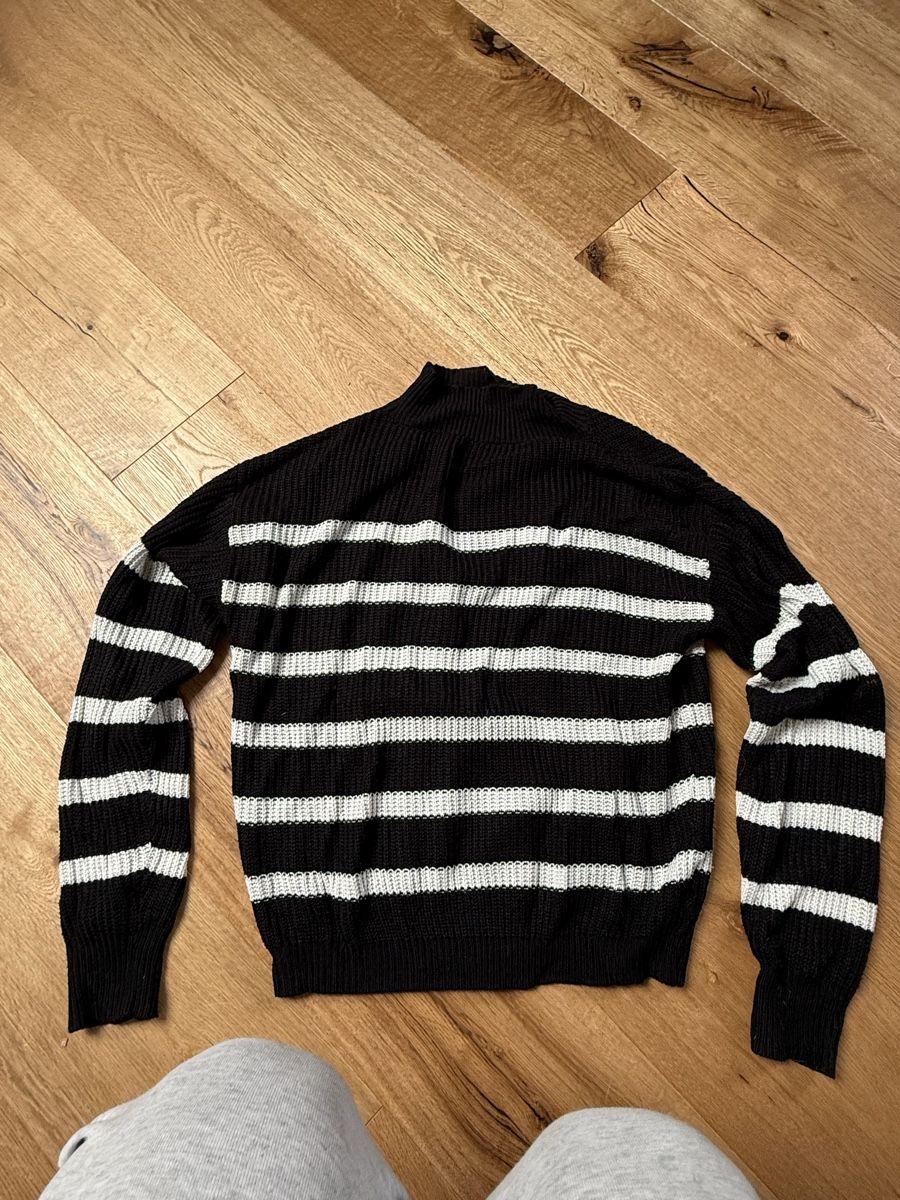Shein Maglioni & Felpe: Pullover Shein schwarz weiss gestreift Grösse M – Usato da Hüttwilen venduto da sar_8gj7