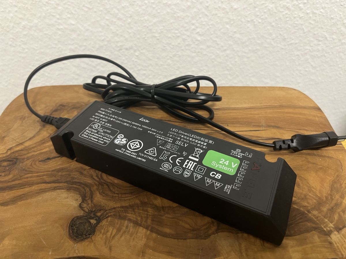 Alimentation électrique: Alimentation Loox 24V Système LED état d'usage – D'occasion à petit-lancy par Mak_zou