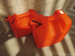 Jerrycans 20 litres and 10 litres