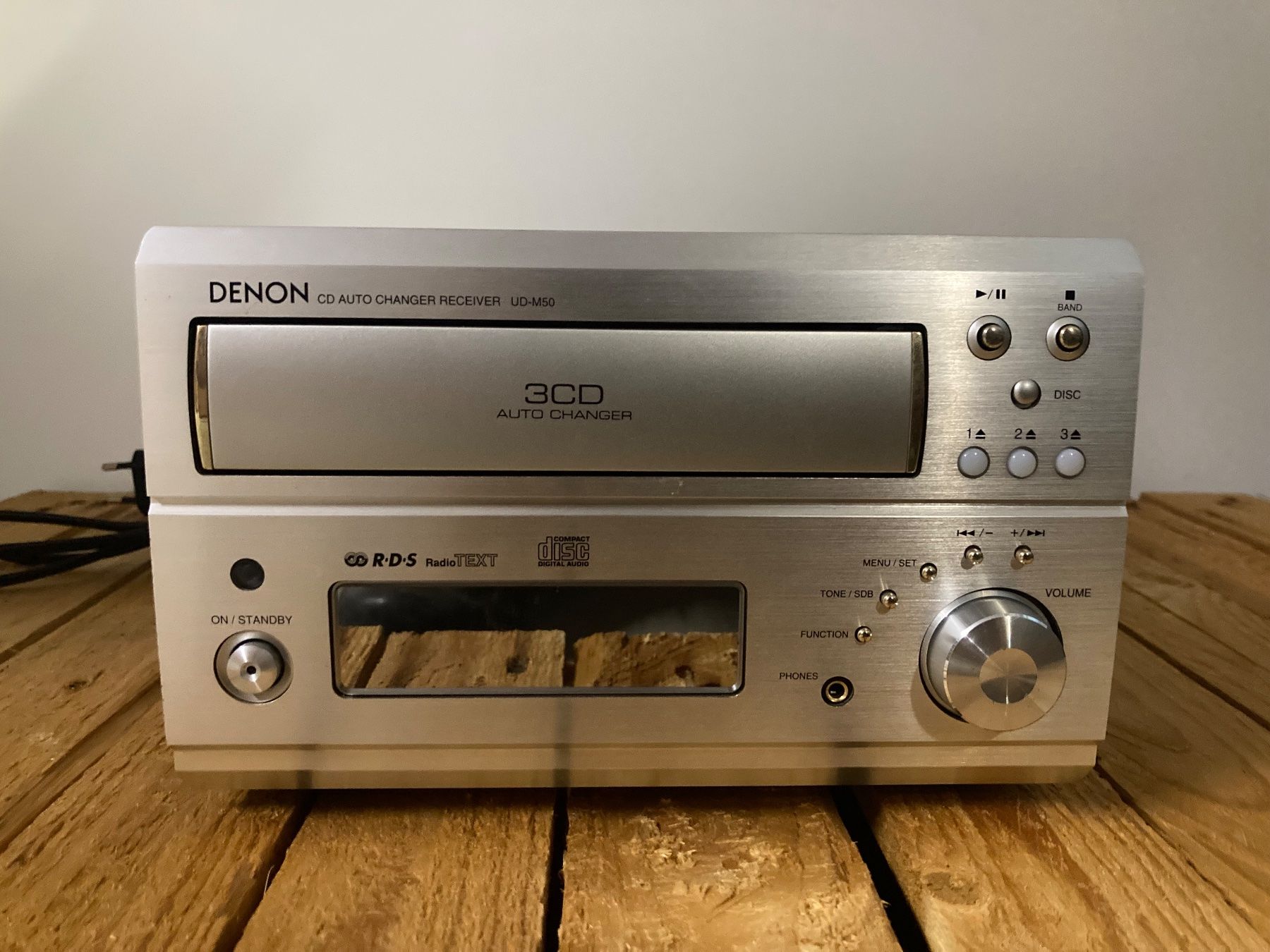 Denon Multimediaplayer & Streamer: Denon UD-M50 Stereoreceiver mit 3fach CD-Wechsler – Gebraucht aus Weite von FTW-AG