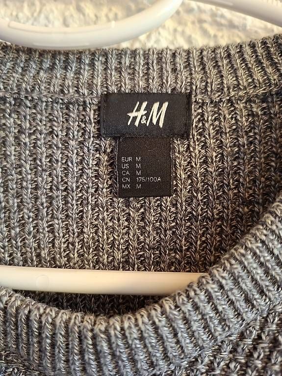 Pullover & Sweatshirts: Grauer Strickpullover Grösse M – Gebraucht aus Belp von ced_y8hx 1
