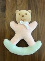 Babyrassel Bär Greifling Babyspielzeug