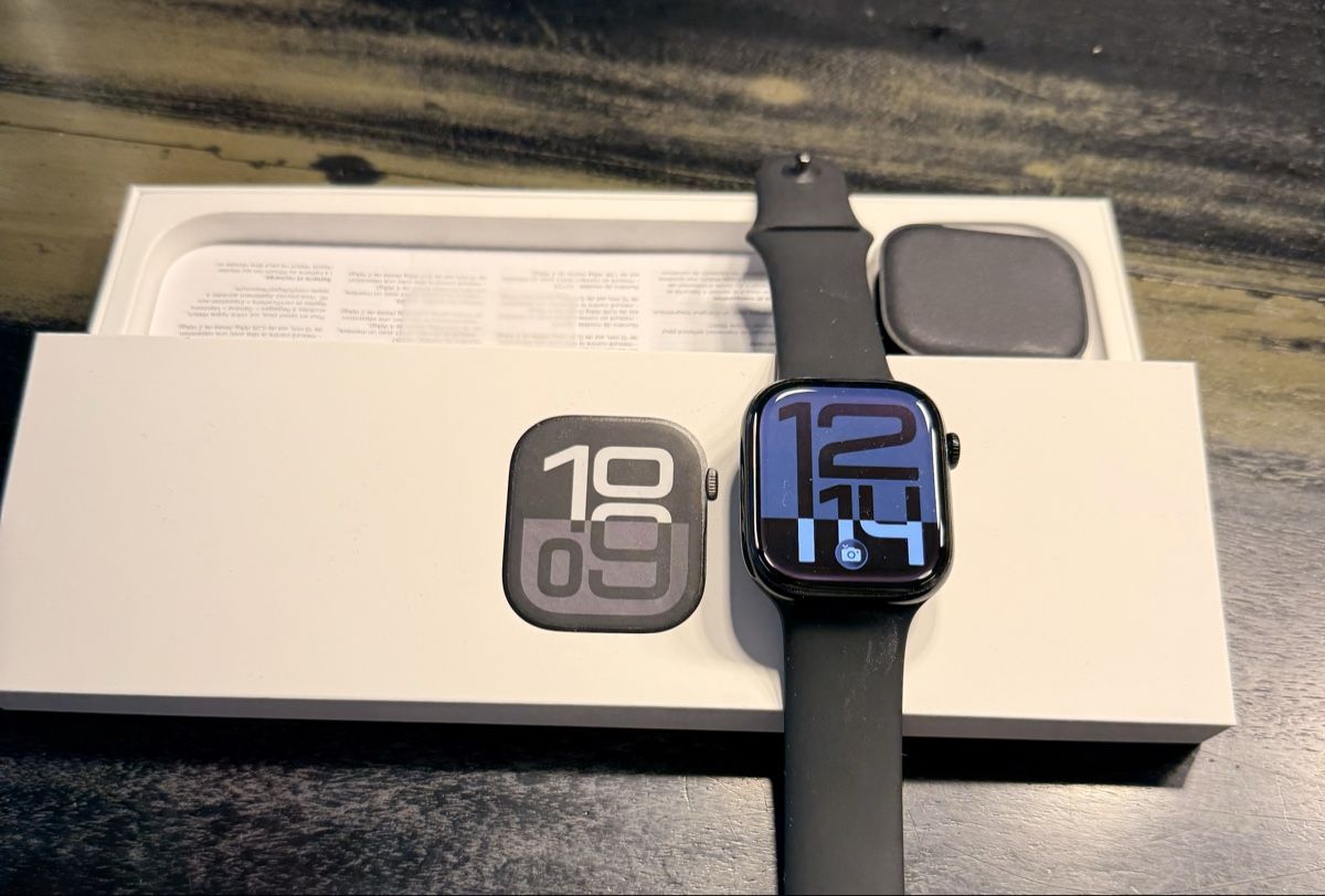 Apple Smartwatch: Apple Watch Series 10 / 46mm – D'occasion à Grenchen par Baatli 1
