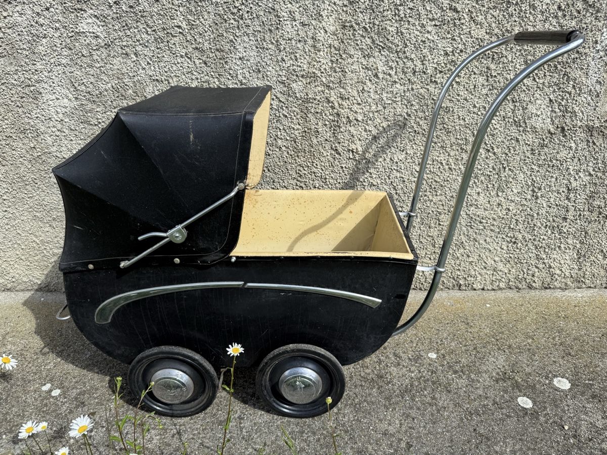 Kinderwagen: Antiker Kinderwagen – Gebraucht aus Appenzell Eggerst. von Koer85