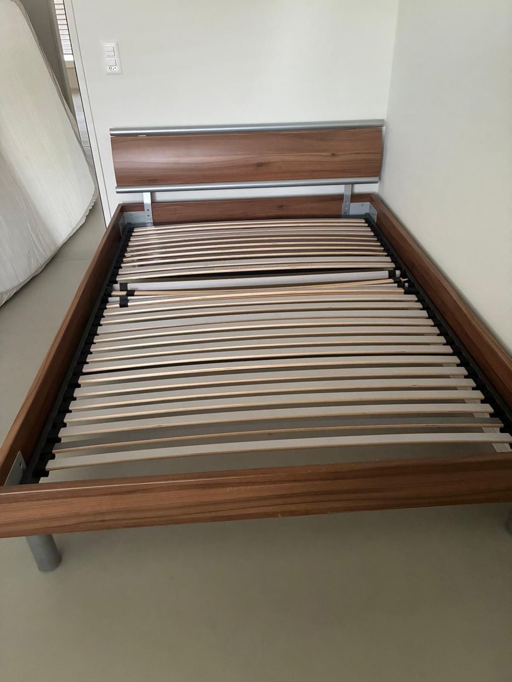 Letti: Bett 1.40m x 2.00m mit Lattenrost – Usato da Liestal venduto da tim_2pll
