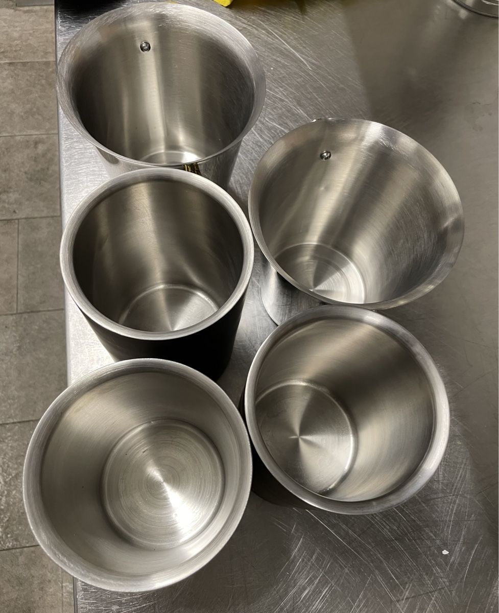 Sonstiges: Weinbehälter 12x20 und 16.5x16.5 – Gebraucht aus Volketswil von Willis_Autoteile 2
