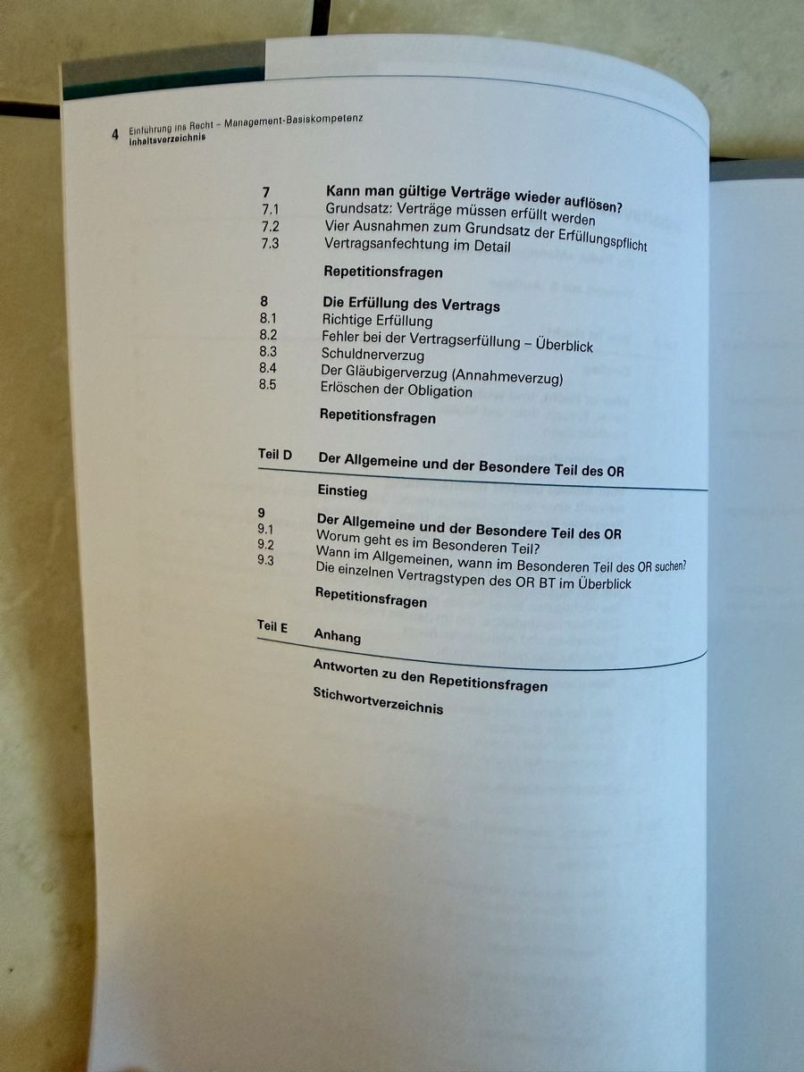 Livres: 2 Rechtsbücher Management-Basiskompetenz compendio – D'occasion à Utzenstorf par Victoria666 4