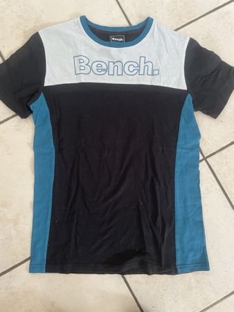 Neuwertiges BENCH T-Shirt Gr.158/164