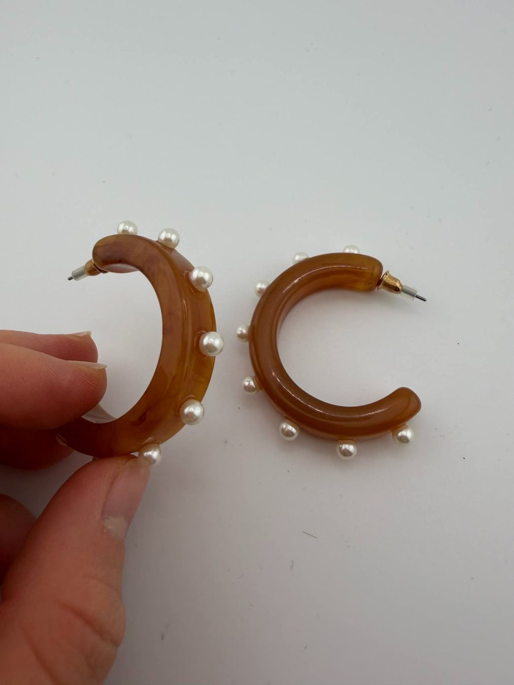 Ohrringe & -stecker: Trendige Ohrringe mit Perlen 🌸 – Neu und originalverpackt aus Riehen von edu_92w7 7