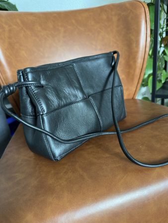 Massimo Dutti Sac bandoulière en cuir noir