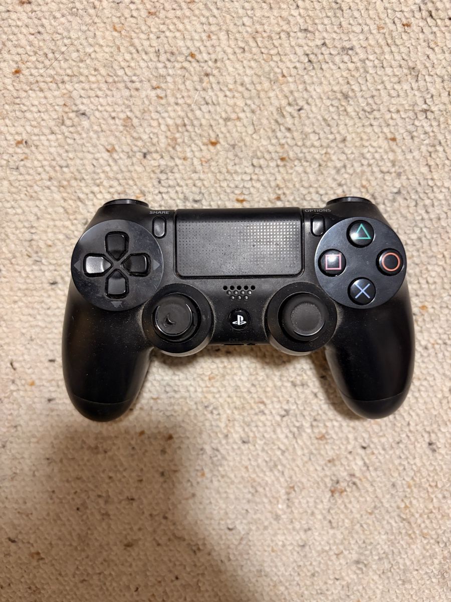 Sony Console: PS4 Controller – Usato da Jona venduto da Sizzler96