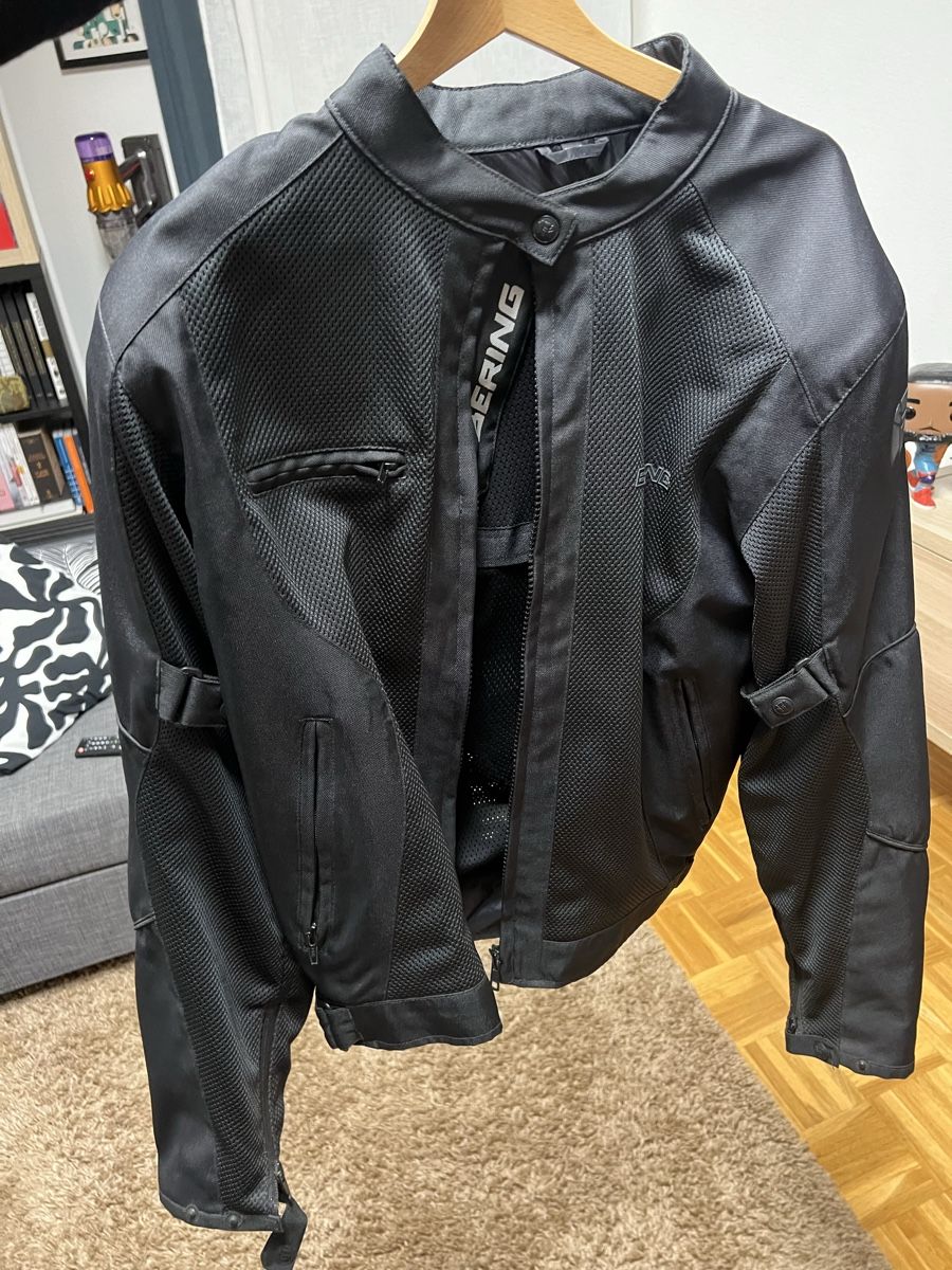 Vestes: Veste de moto avec protections intégrées – Neuf (Voir description) à Epalinges par pau_78d8