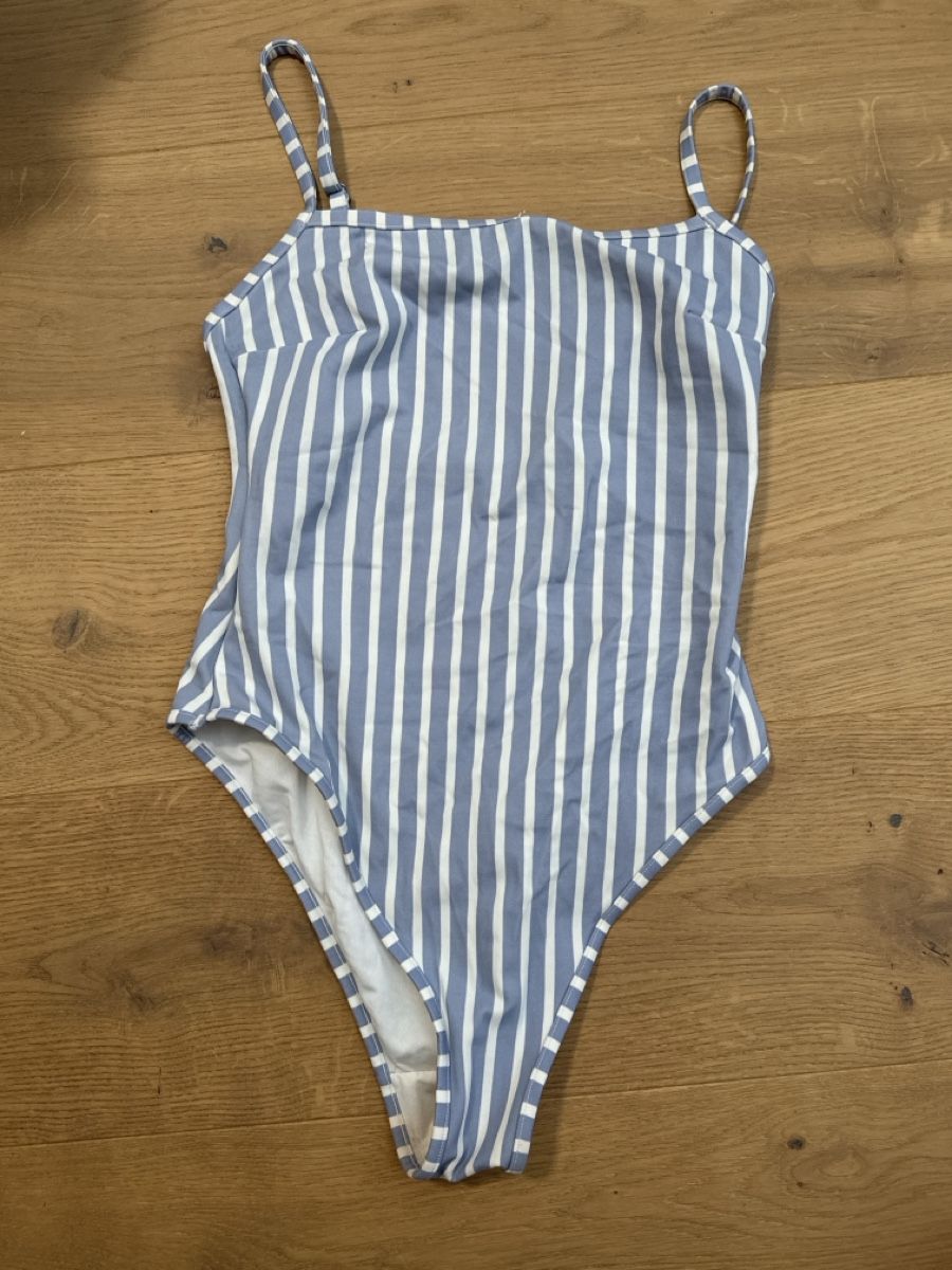 H&M Badekleider & Bikinis: Badeanzug gestreift – Gebraucht aus Schiers von lyn_w7pp