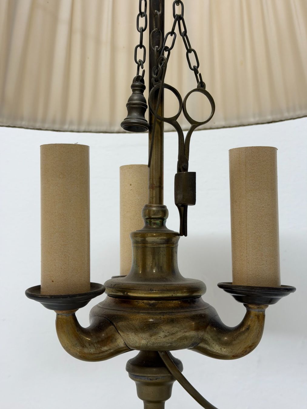 Lampen: Antike Tischlampe aus Messing – Gebraucht aus Luzern von Poa 1
