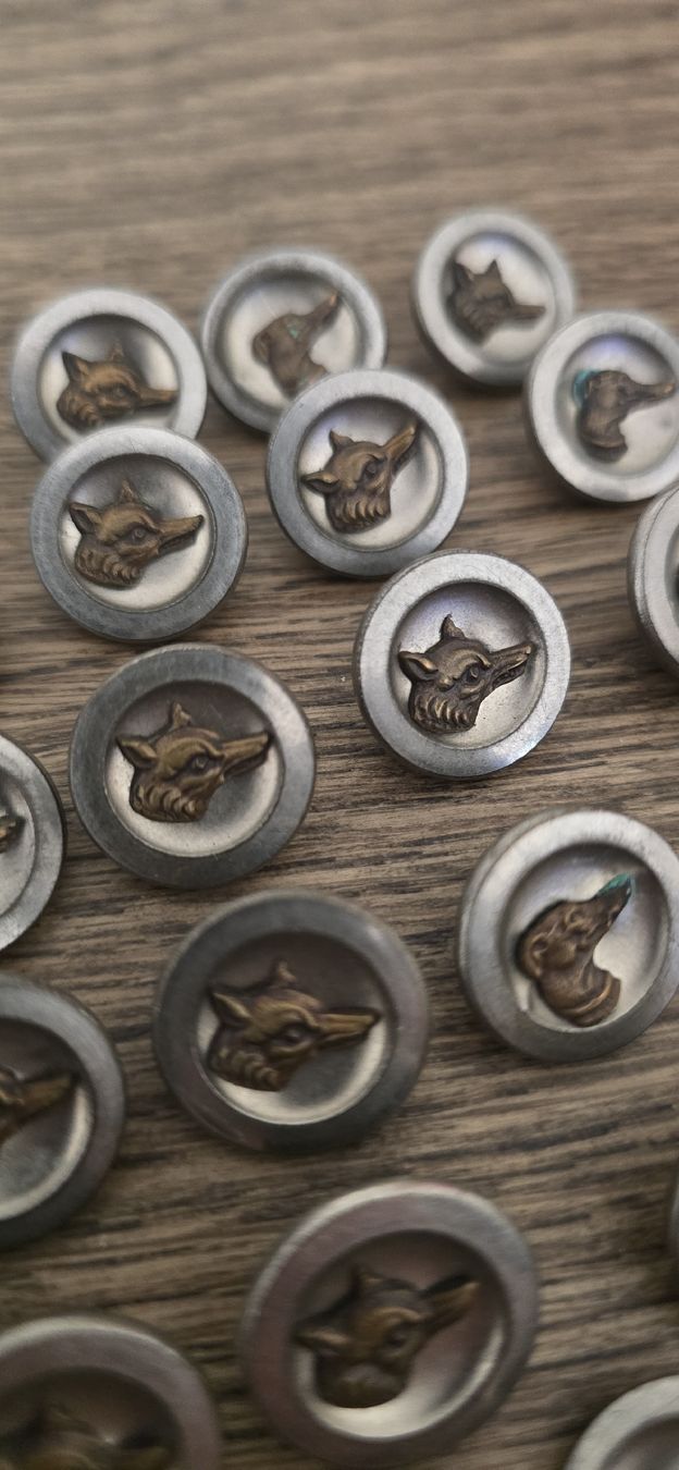 Bottoni: boutons decor de chien circa 1900-1920 – Usato da Martigny venduto da pivert03 1